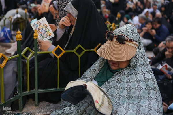 اجتماع پرشور دلدادگان حسینی در حرم عبدالعظیم (ع)؛ طنین دعای عرفه در قبله تهران