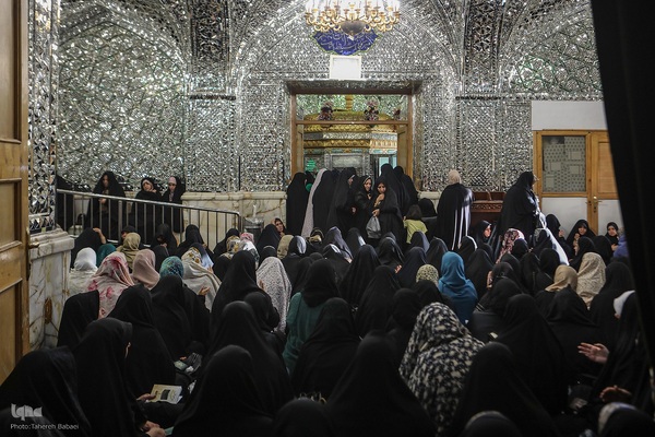 اجتماع پرشور دلدادگان حسینی در حرم عبدالعظیم (ع)؛ طنین دعای عرفه در قبله تهران