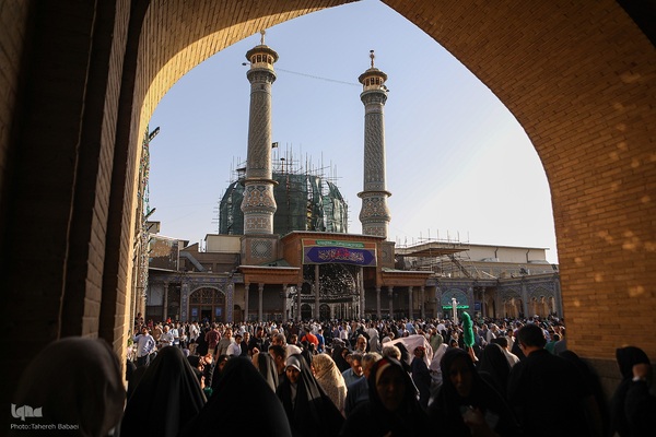 اجتماع پرشور دلدادگان حسینی در حرم عبدالعظیم (ع)؛ طنین دعای عرفه در قبله تهران