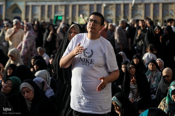 اجتماع پرشور دلدادگان حسینی در حرم عبدالعظیم (ع)؛ طنین دعای عرفه در قبله تهران