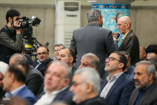 دیدار نمایندگان مجلس شورای اسلامی با رهبر انقلاب