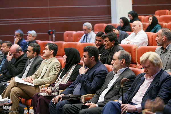 تجلیل از پیش‌کسوتان صنایع دستی در فرهنگستان هنر