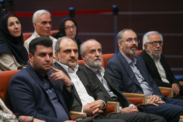 تجلیل از پیش‌کسوتان صنایع دستی در فرهنگستان هنر