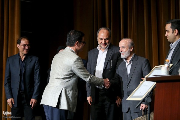 تجلیل از پیش‌کسوتان صنایع دستی در فرهنگستان هنر