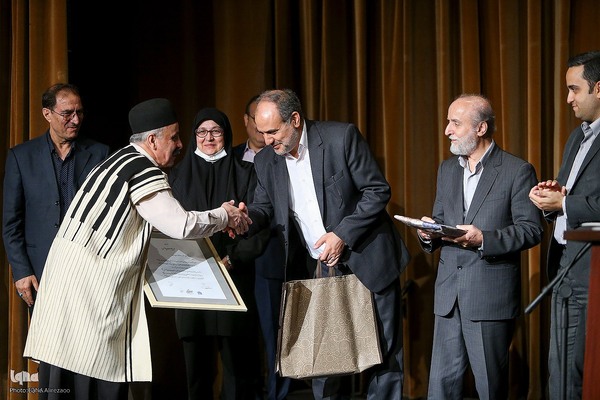 تجلیل از پیش‌کسوتان صنایع دستی در فرهنگستان هنر