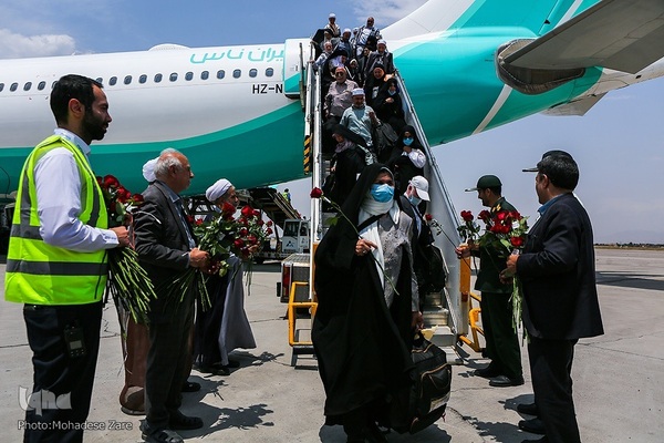 آغاز بازگشت حجاج از سرزمین وحی در مشهد