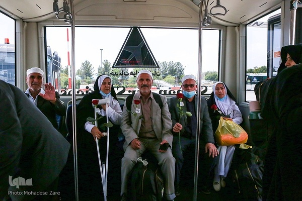 آغاز بازگشت حجاج از سرزمین وحی در مشهد