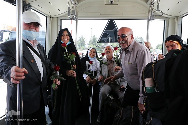 آغاز بازگشت حجاج از سرزمین وحی در مشهد