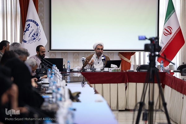 شست «حضرت علی(ع) از واقعیت تاریخی تا امام اسطوره‌ای» در مشهد