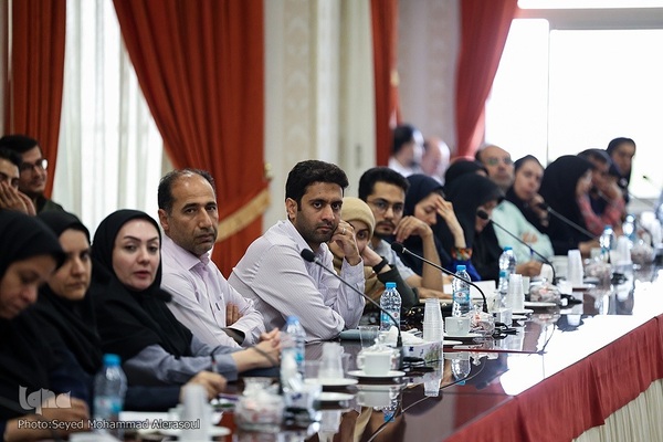 شست «حضرت علی(ع) از واقعیت تاریخی تا امام اسطوره‌ای» در مشهد