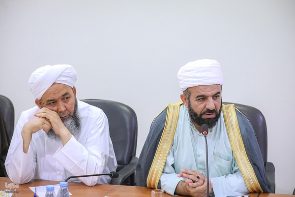 دیدار اعضای شورای افتاء اهل سنت با نماینده ولی‌فقیه در امور حج و زیارت