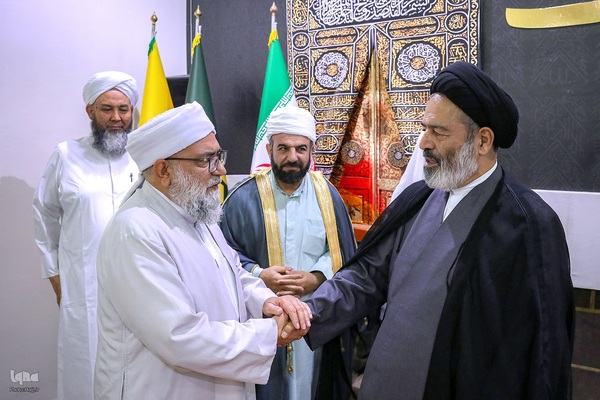 دیدار اعضای شورای افتاء اهل سنت با نماینده ولی‌فقیه در امور حج و زیارت