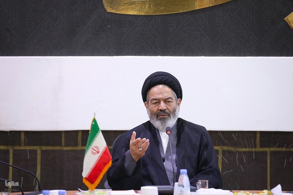 دیدار اعضای کاروان قرآنی نور با نماینده ولی‌فقیه در امور حج و زیارت