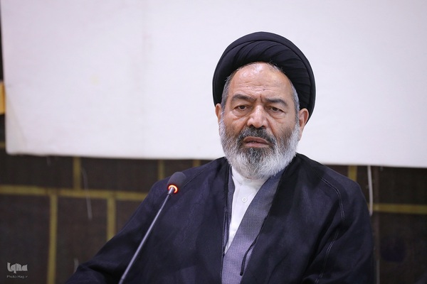 دیدار اعضای کاروان قرآنی نور با نماینده ولی‌فقیه در امور حج و زیارت