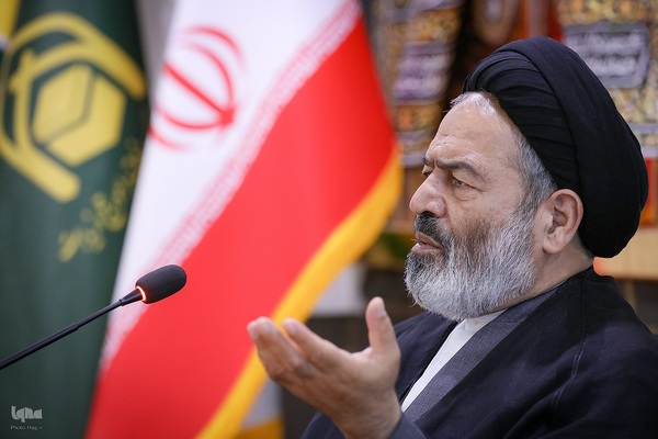 دیدار اعضای کاروان قرآنی نور با نماینده ولی‌فقیه در امور حج و زیارت