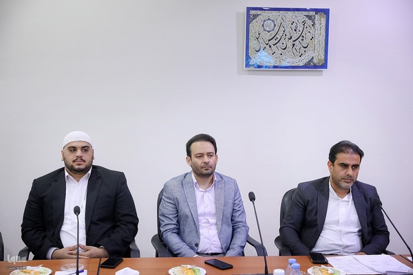 دیدار اعضای کاروان قرآنی نور با نماینده ولی‌فقیه در امور حج و زیارت