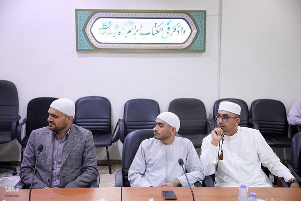 دیدار اعضای کاروان قرآنی نور با نماینده ولی‌فقیه در امور حج و زیارت