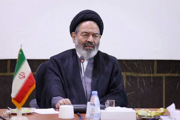 دیدار اعضای کاروان قرآنی نور با نماینده ولی‌فقیه در امور حج و زیارت