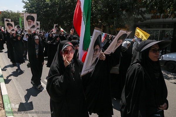 اجتماع مردم مشهد در محکومیت حمله اسرائیل به ایران