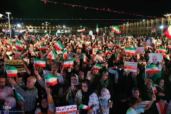 خروش غدیری مردم اصفهان