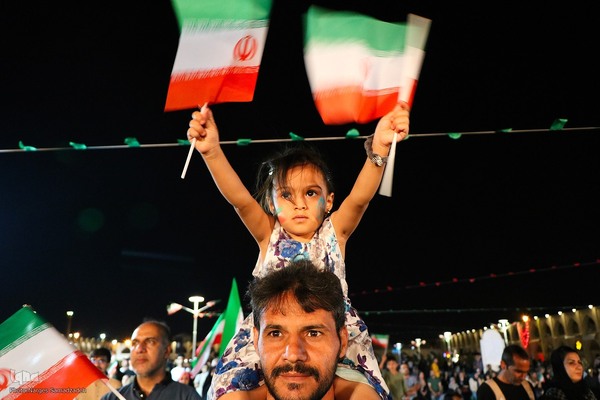 خروش غدیری مردم اصفهان