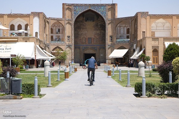 اصفهان در تکاپوی زندگی روزمره