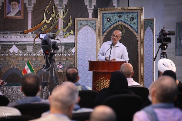 نشست کاروان دانشگاهیان با نماینده ولی فقیه در امور حج و زیارت