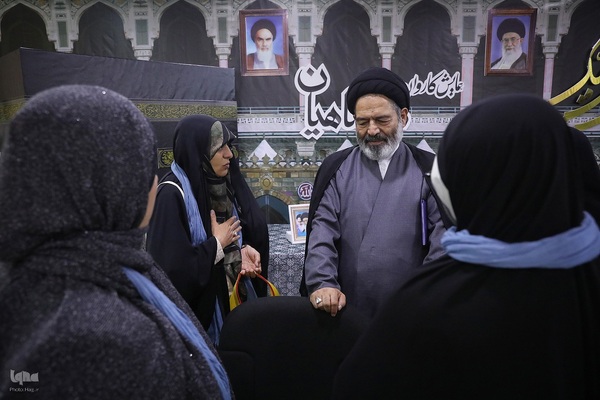 نشست کاروان دانشگاهیان با نماینده ولی فقیه در امور حج و زیارت