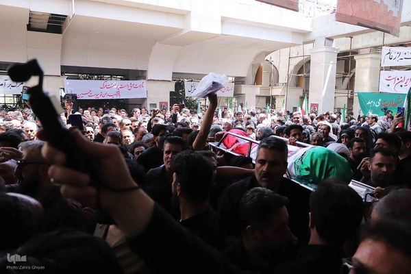 تشییع پیکر دو شهید قرآن آموز در تبریز