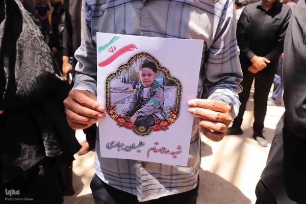 تشییع پیکر دو شهید قرآن آموز در تبریز