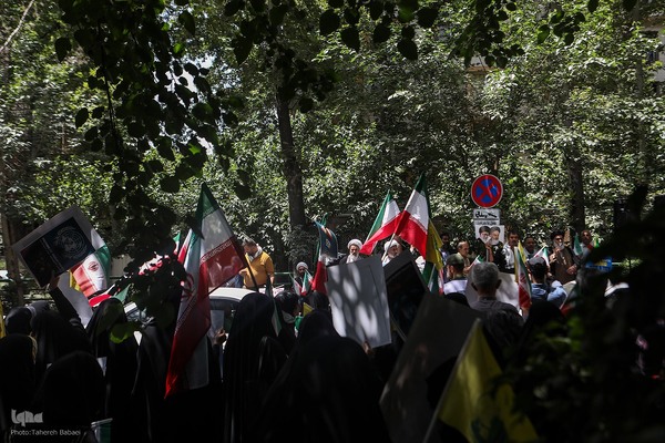 تجمع اعتراضی خانواده شهدا و ایثارگران در محکومیت حملات رژیم صهیونیستی و آمریکا