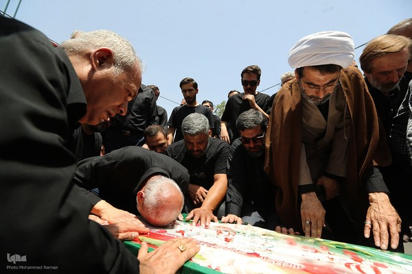 مراسم تشییع و خاکسپاری حافظ قرآن پاسدار شهید احسان ذاکری