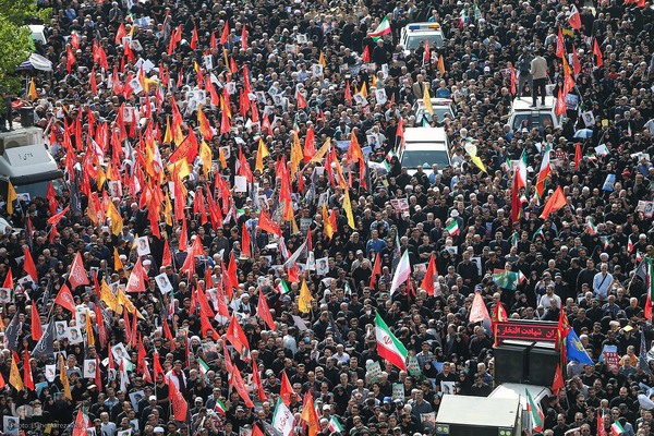 تشییع پیکر ۶۰ شهید اقتدار در تهران