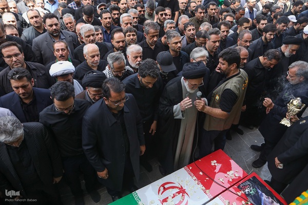 تشییع و خاکسپاری پیکر شهید طهرانچی و همسرش در صحن حرم حضرت عبدالعظیم (ع)