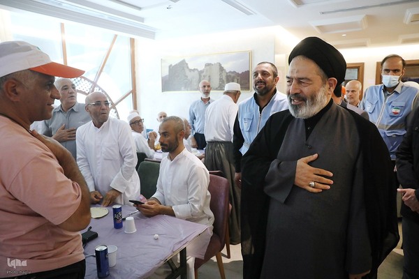 دیدار صمیمی سرپرست حجاج ایرانی با زائران کشورمان