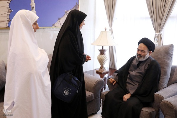 دیدار صمیمی سرپرست حجاج ایرانی با زائران کشورمان