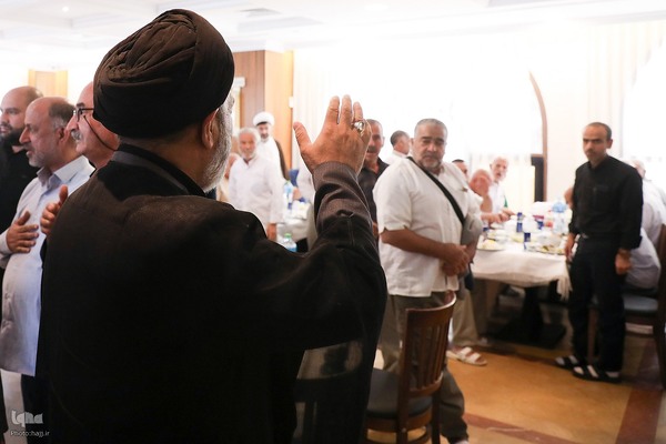 دیدار صمیمی سرپرست حجاج ایرانی با زائران کشورمان