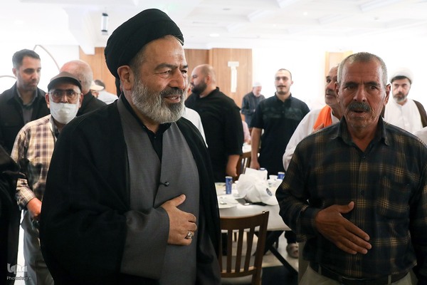 دیدار صمیمی سرپرست حجاج ایرانی با زائران کشورمان