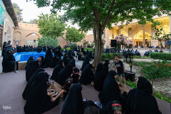 سنت روضه خانگی در خانه تاریخی شیخ‌الاسلام اصفهان