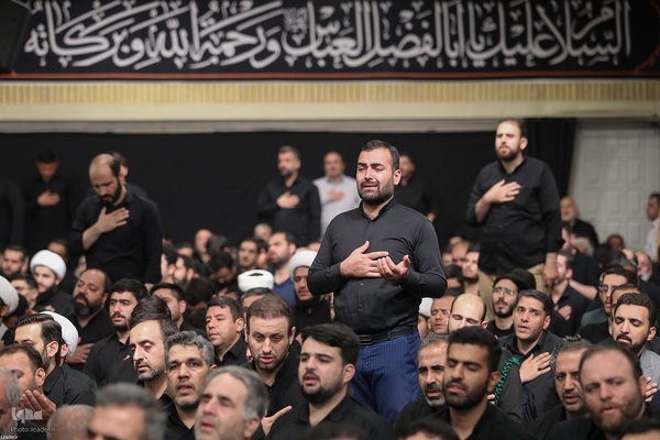 اولین شب مراسم عزاداری سید و سالار شهیدان(ع) در حسینیه امام خمینی(ره)