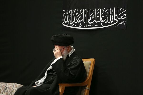مراسم عزادارای شب عاشورا با حضور رهبر معظم انقلاب