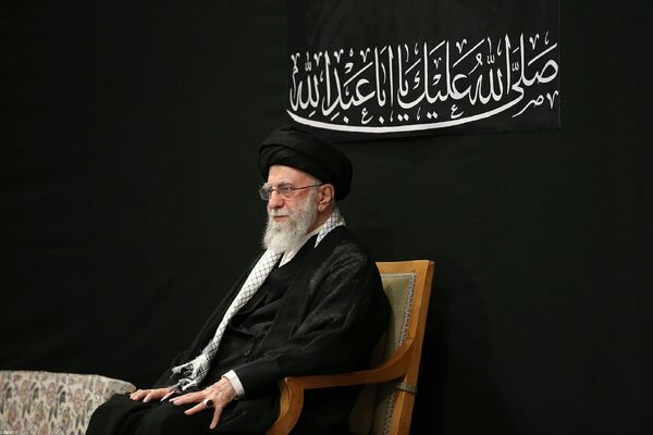 مراسم عزادارای شب عاشورا با حضور رهبر معظم انقلاب