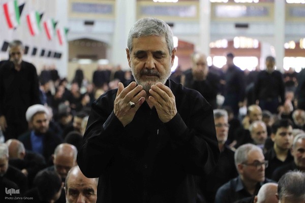 حضور رییس جمهور دکتر پزشکیان در نماز ظهر عاشورا در تبریز