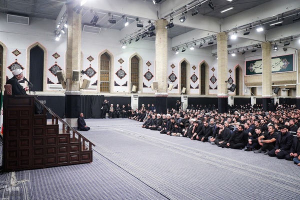 مراسم عزاداری شام غریبان در حسینیه امام خمینی(ره)