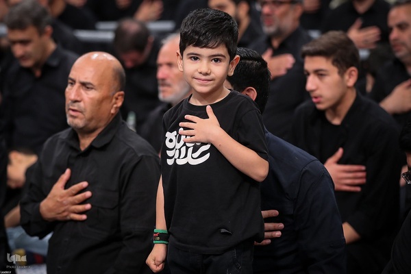 مراسم عزاداری شام غریبان در حسینیه امام خمینی(ره)