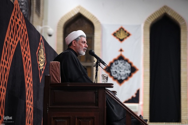 مراسم عزاداری شام غریبان در حسینیه امام خمینی(ره)