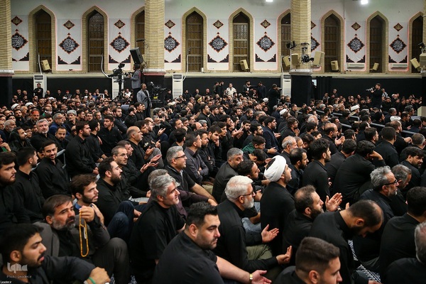 مراسم عزاداری شام غریبان در حسینیه امام خمینی(ره)