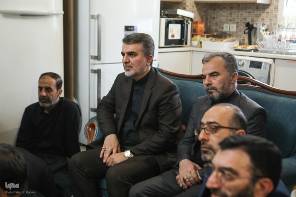 حضور جامعه قرآنی در منزل شهید احسان ذاکری