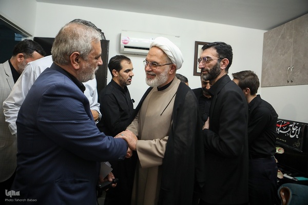 حضور جامعه قرآنی در منزل شهید احسان ذاکری