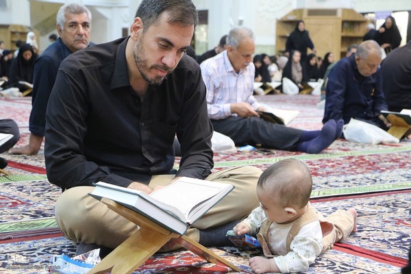 محفل انس با قرآن کریم در حرم شاهچراغ(ع)